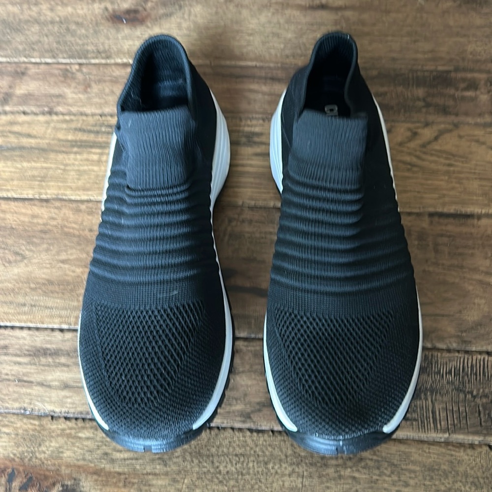 Cushionaire Shoes Women Sneaker Slip On Breeze Knit Trainer Athletic Comfort EUC